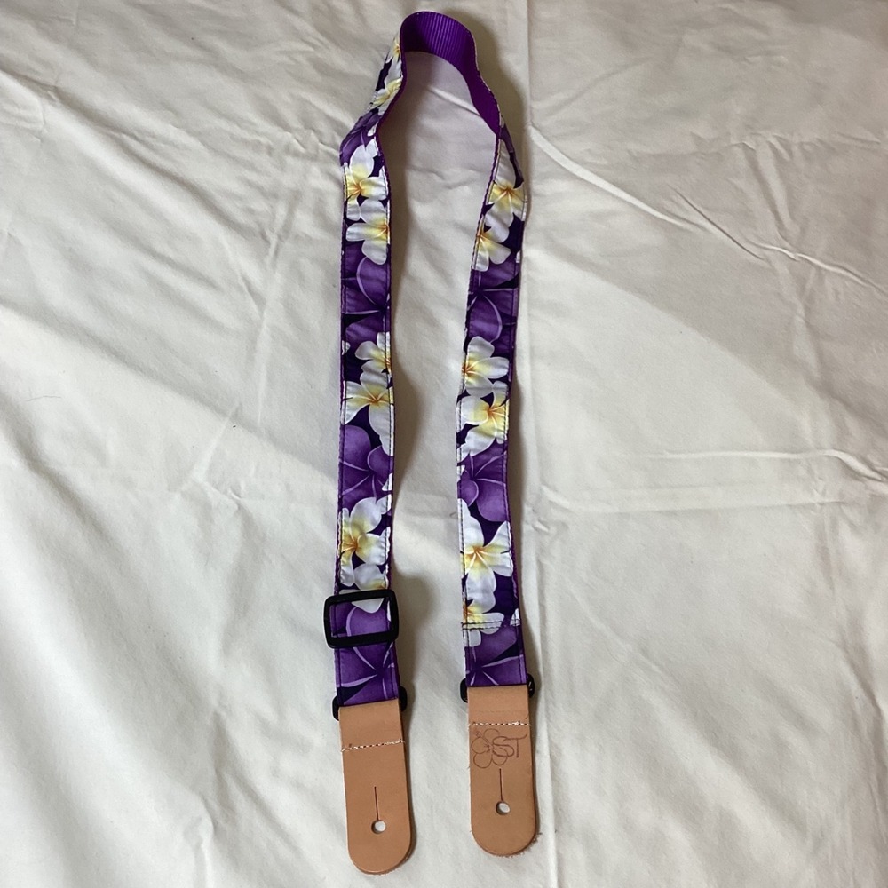 CloudMusic Purple Floral Guitar Strap – Adjustable‎ – Excellent Condition